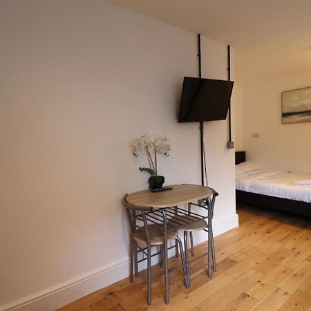 Апартаменти Flat 4, 10 St John'S Борнмут Екстер'єр фото