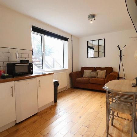 Апартаменти Flat 4, 10 St John'S Борнмут Екстер'єр фото